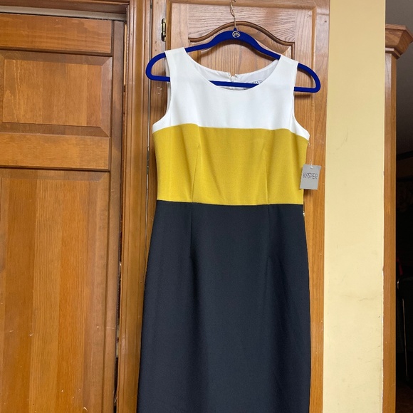 Dress - Picture 1 of 3